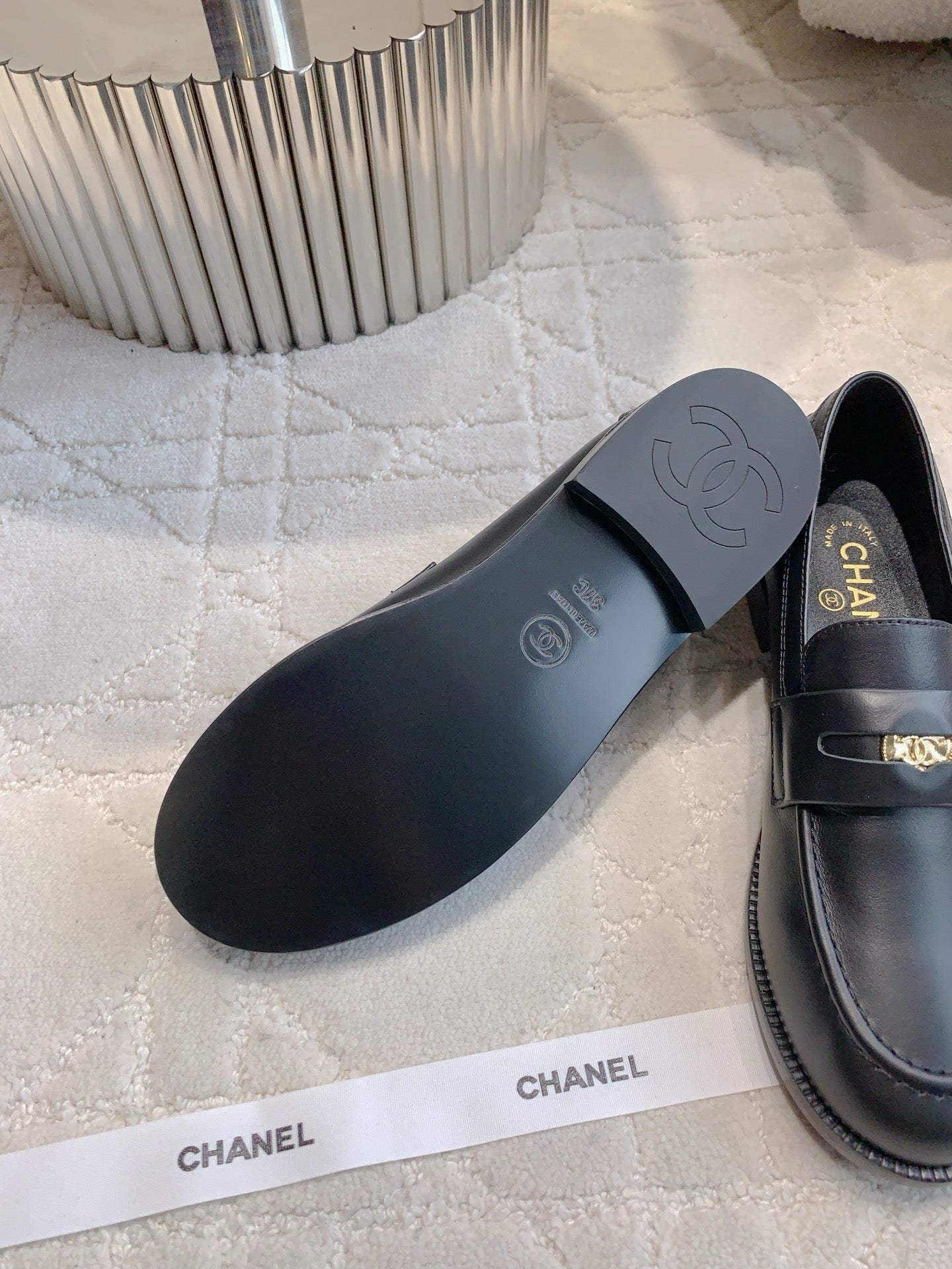 CHANEL 25S MOCCASINS IN BLACK CALFSKIN GOLD HARDWARE - 35