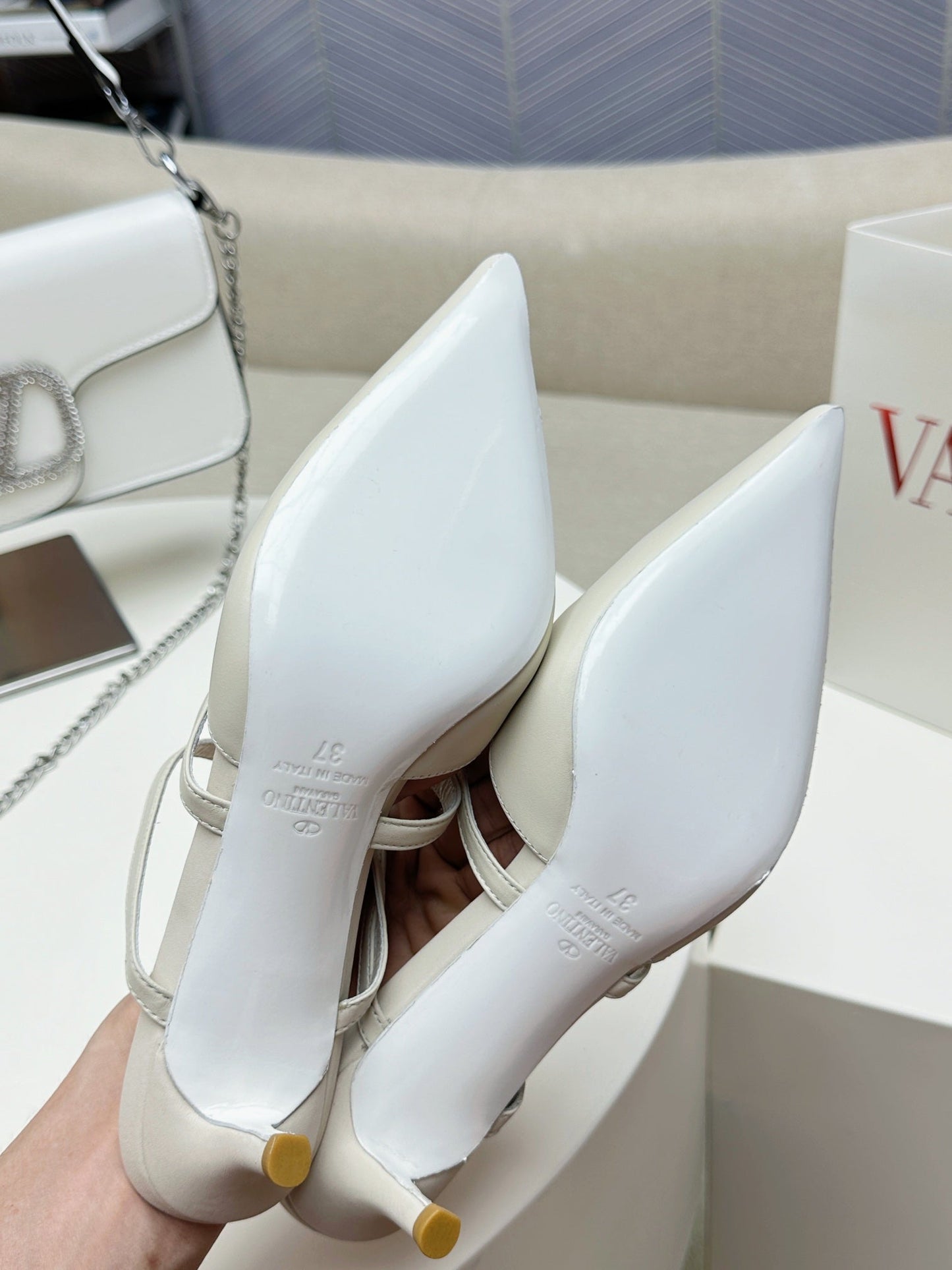 ROCKSTUD WISPY WHITE CALFSKIN MULE 60MM - 34
