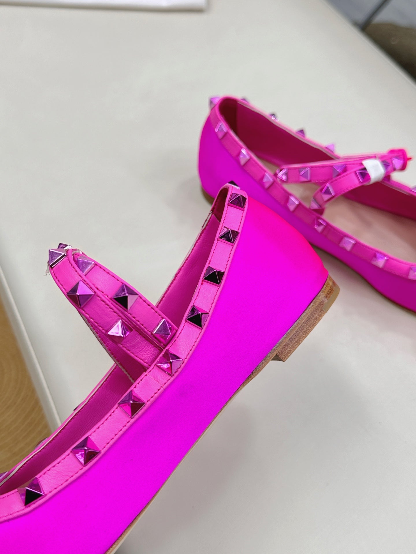VALEN GARAVANI ROCKSTUD BALLERINAS IN HOT PINK SATIN - 35