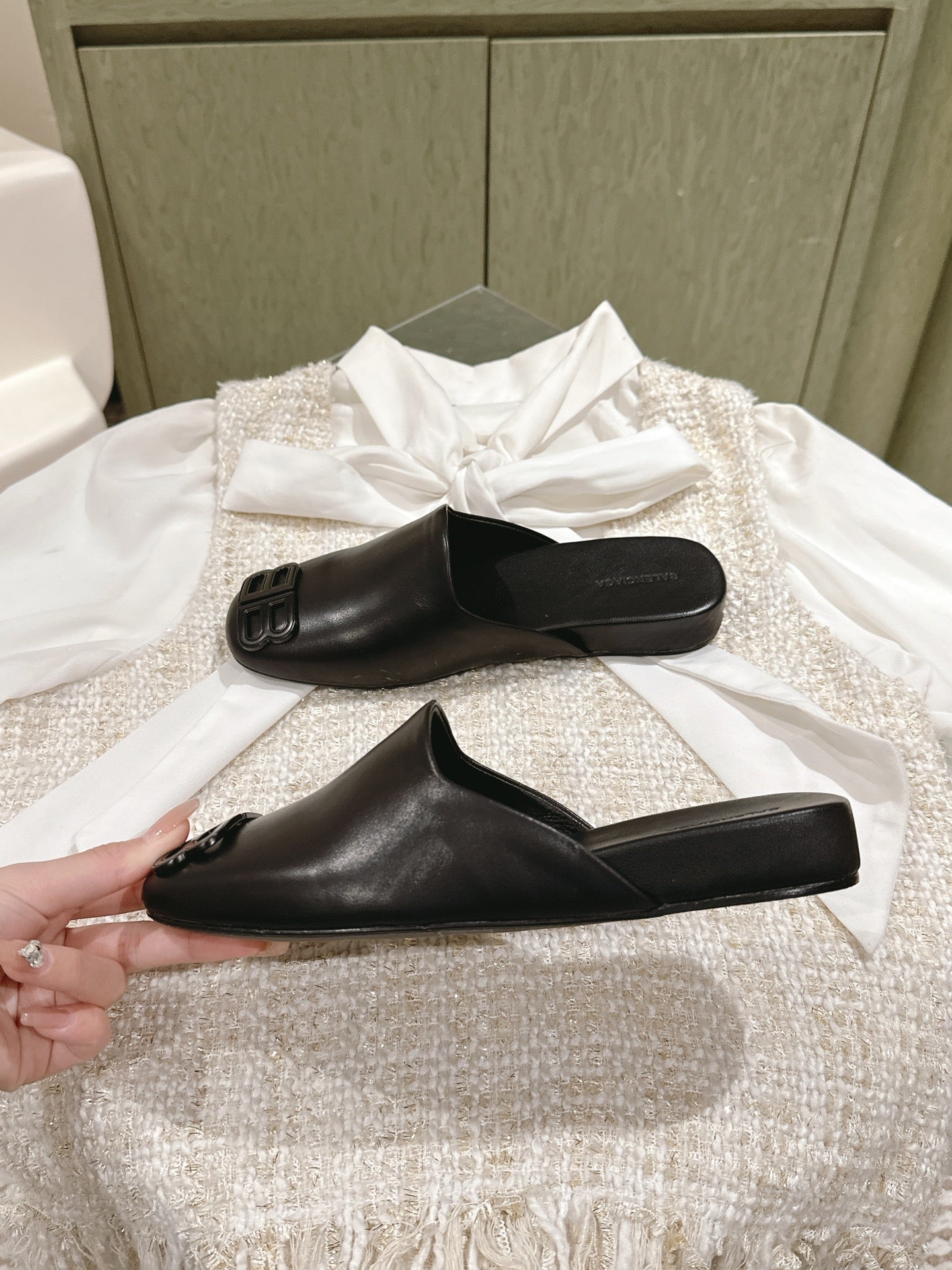BLACK SHINY LAMBSKIN SQUARE TOE FLAT MULES BLACK BUCKLE - 34
