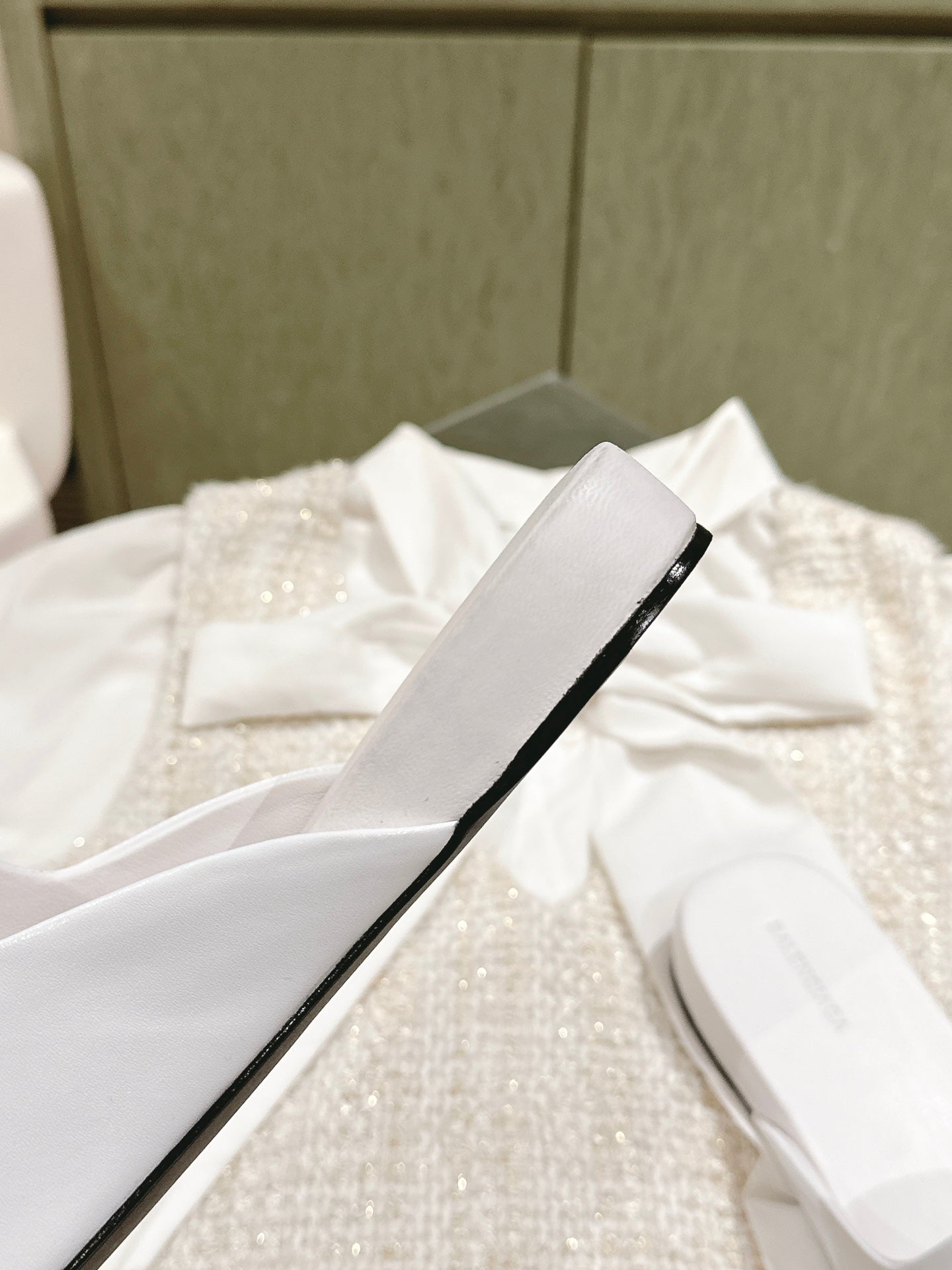 FLAT MULES IN WHITE SMOOTH CALFSKIN SILVER BUCKLE - 34