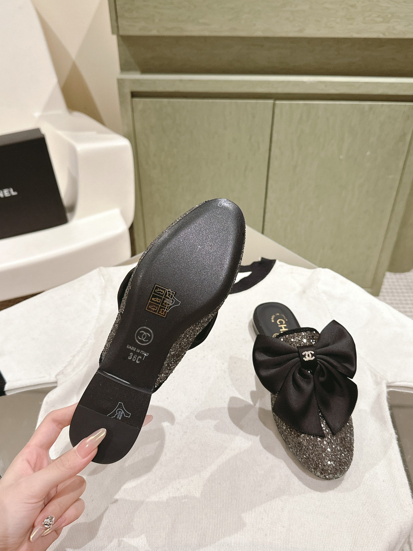 CC JEWELED MULE WITH SILK BOW AND BLACK LAMBSKIN - 35