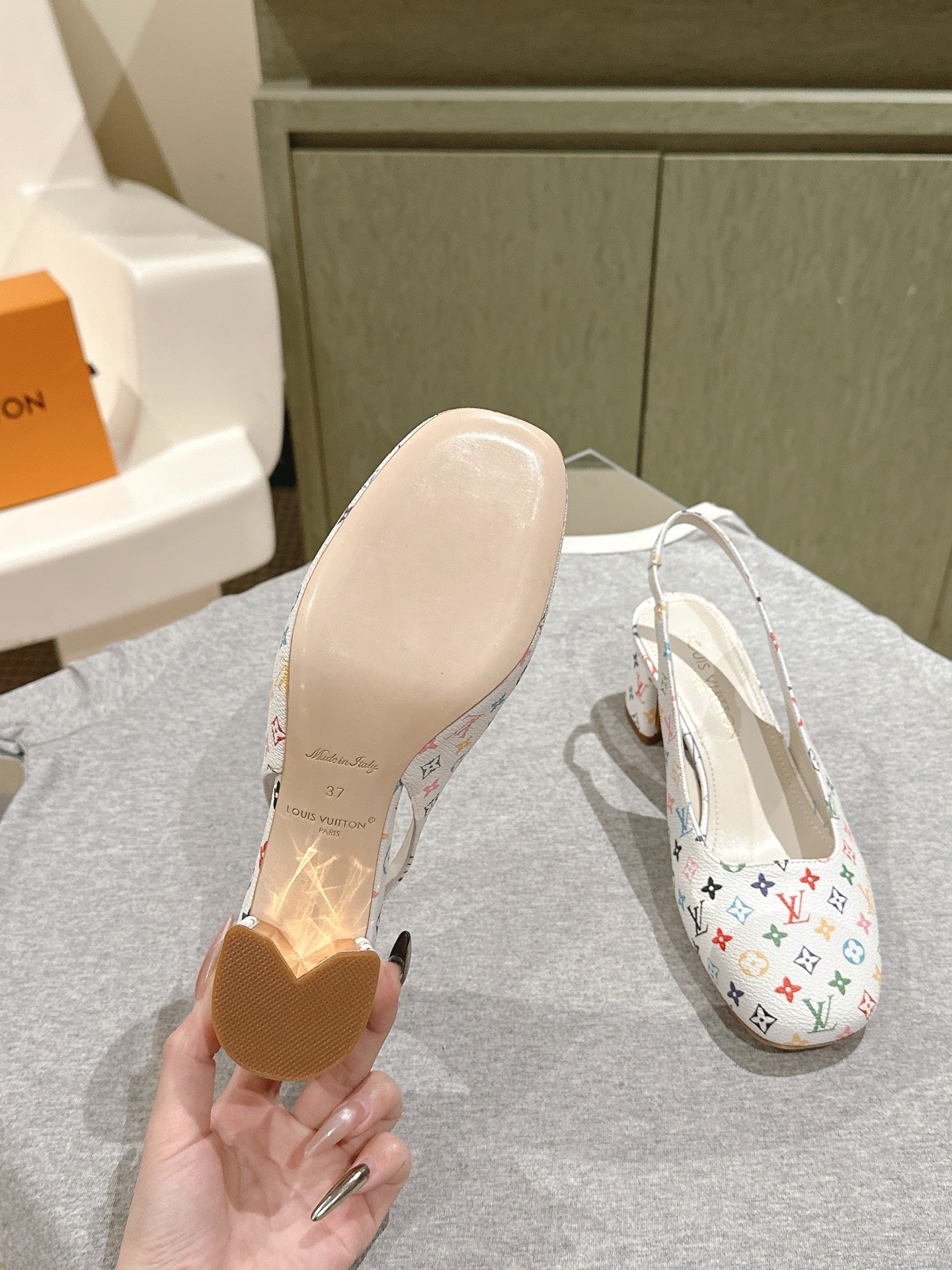 SWING SLINGBACK PUMP 55 MM IN WHITE MONOGRAM CALFSKIN - 35