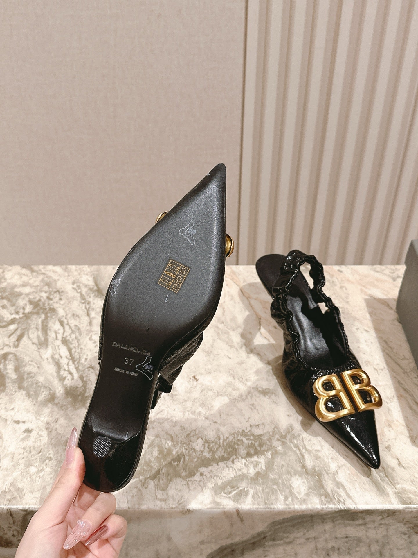 BALENCIAGA 25S HIGH SLINGBACK 45 MM IN BLACK LAMBSKIN WITH GOLD HARDWARE - 35