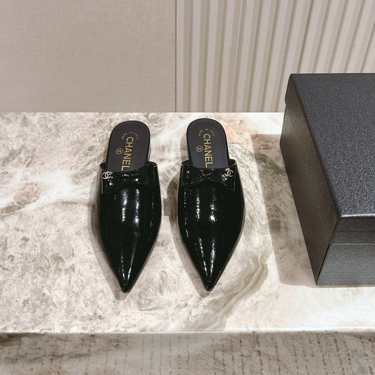 CC FLAT MULES 25S IN BLACK PATENT LEATHER - 35