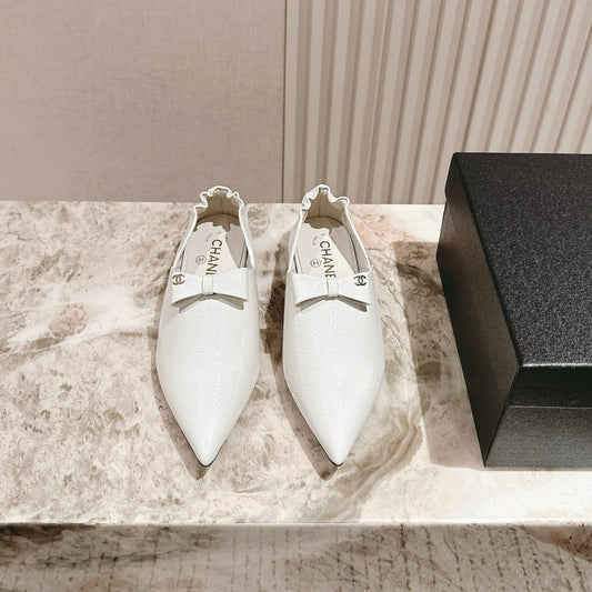 CC FLATS 25S IN WHITE PATENT LEATHER - 35