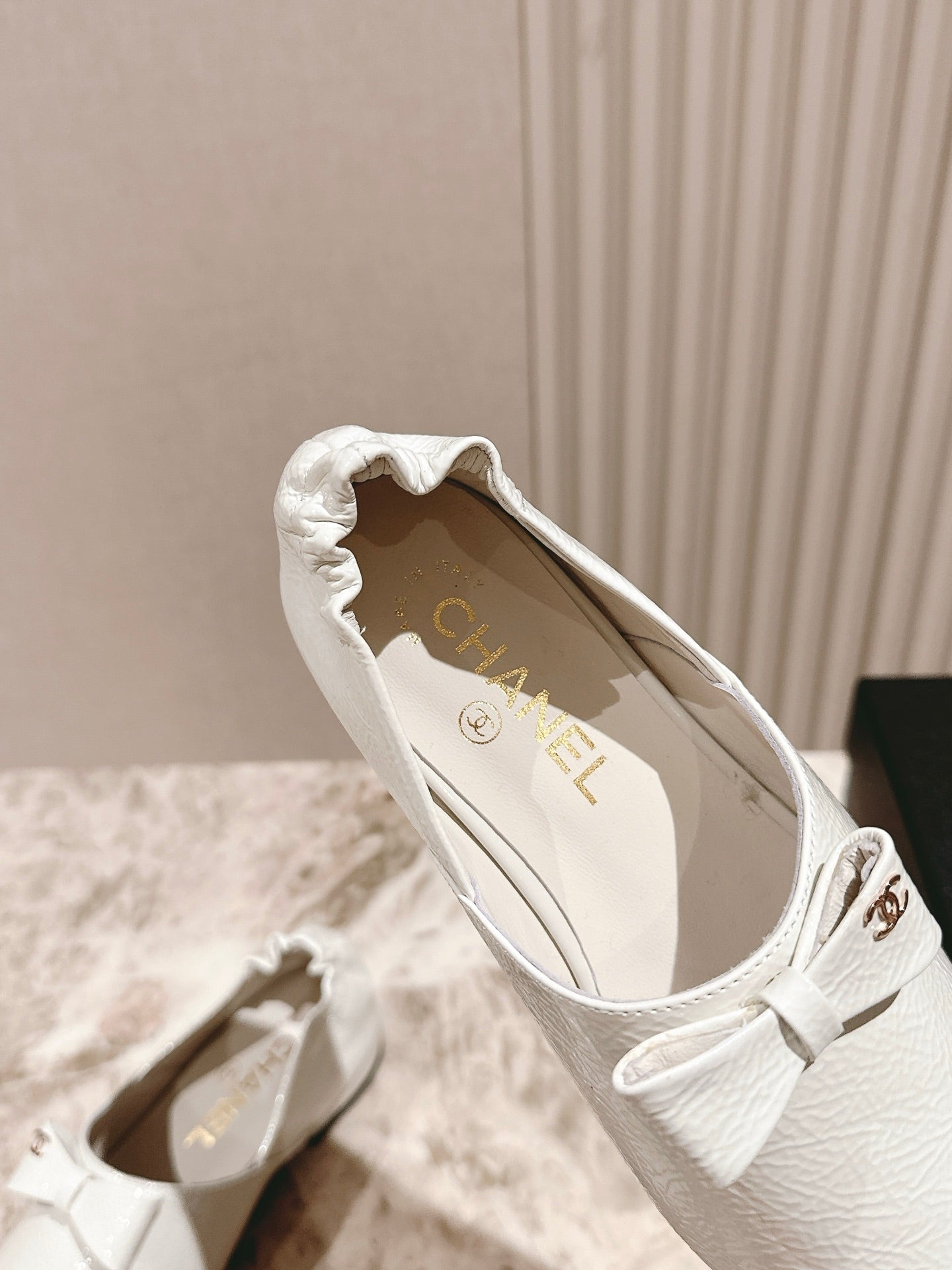 CC FLATS 25S IN WHITE PATENT LEATHER - 35