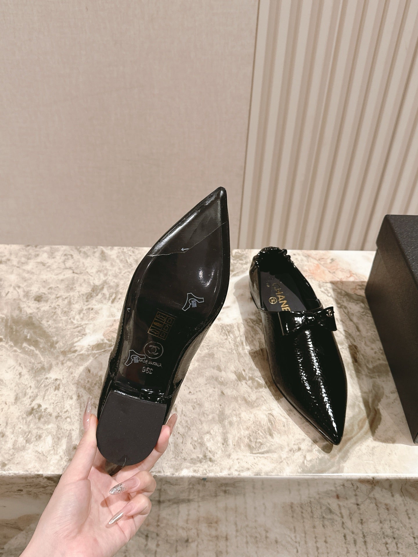 CC FLATS 25S IN BLACK PATENT LEATHER - 35