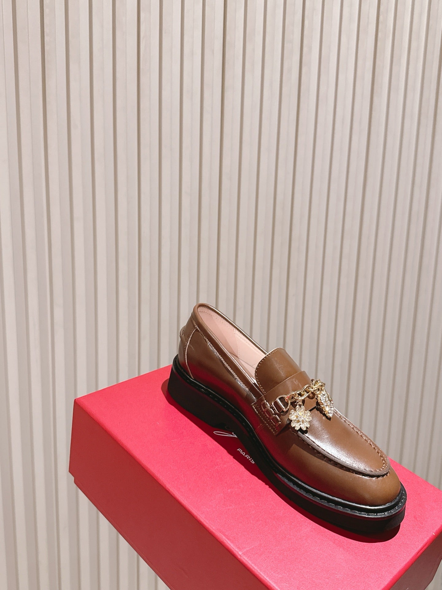 ROGER VIVIER 25S RANGERS CHAIN LOAFER IN DARK BROWN CALFSKIN - 35