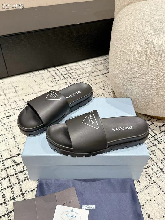 PRADA 25S RUBBER SLIDE IN BLACK CALFSKIN WITH LOGO - 35