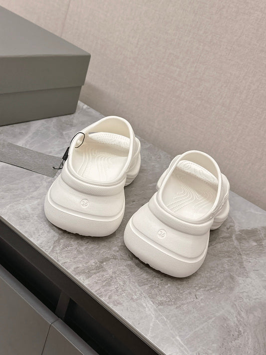 ГУМОВІ ШЛЬОПАНЦІ POOL CROCS БІЛОГО КОЛЬОРУ - 35