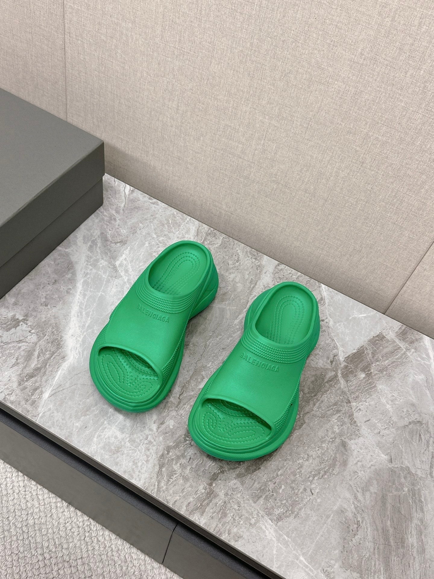 POOL CROCS SLIDE SANDAL IN GREEN RUBBER - 35