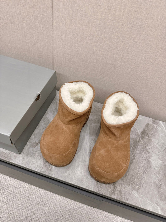 ALASKA BOOTIE IN CIDER BROWN SUEDE AND WOOL LINING - 35