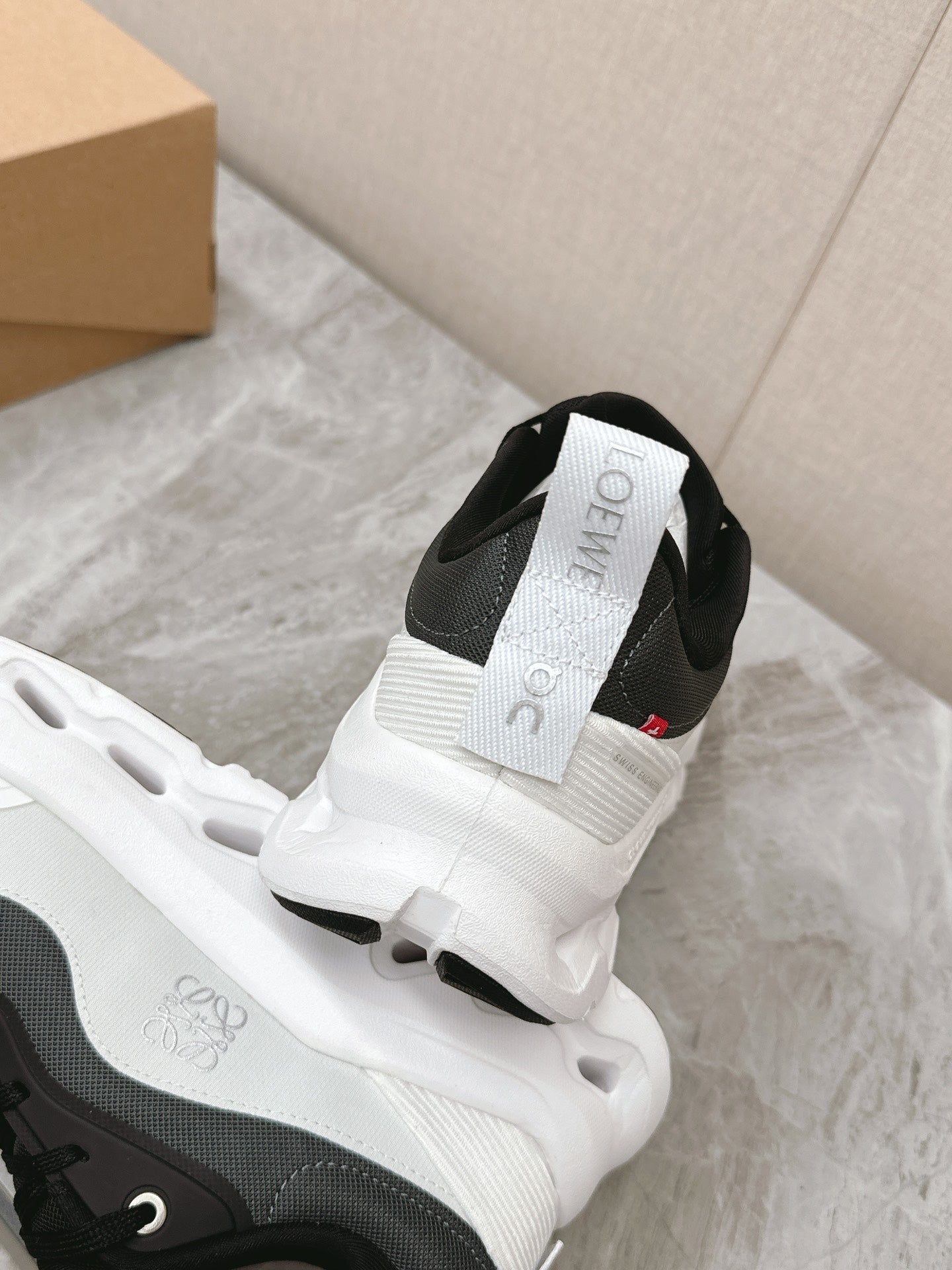 RUN SNEAKER IN WHITE MIX BLACK SUEDE AND MESH FABRIC - 35