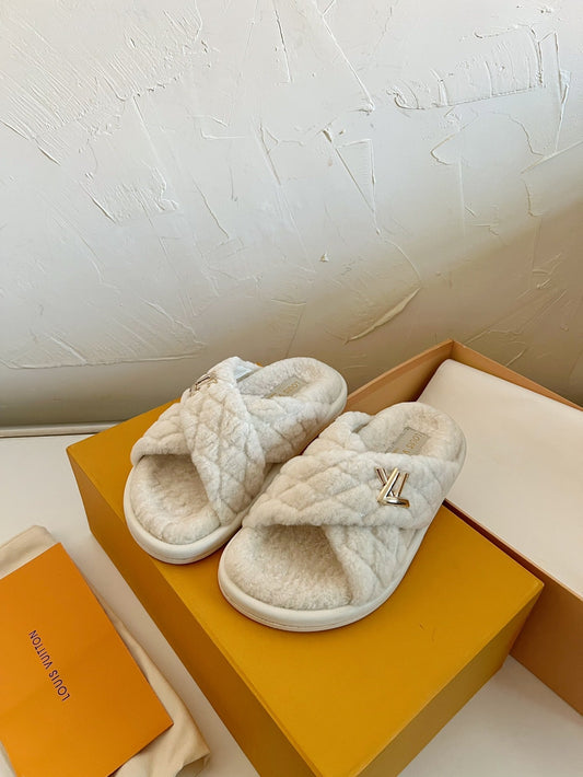 Капці LV BLISS COMFORT з бежевої овчини - 35