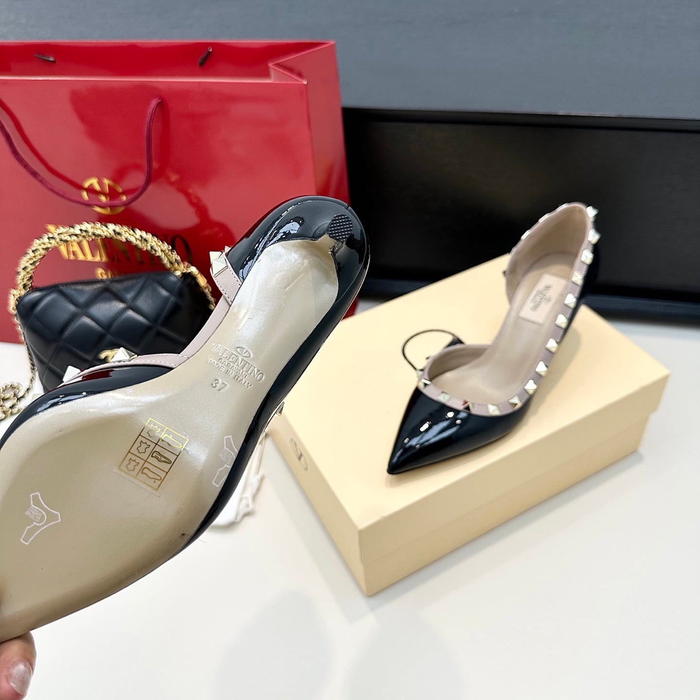 VLTN ROCKSTUD HEELS 25S 60 MM IN BLACK GLOSSY LEATHER - 34