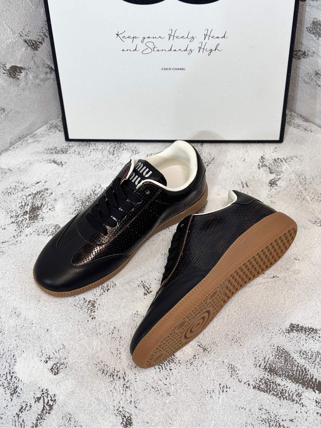 RETRO SNEAKERS IN BLACK LAMBSKIN WITH KNITTED PATTERN - 35