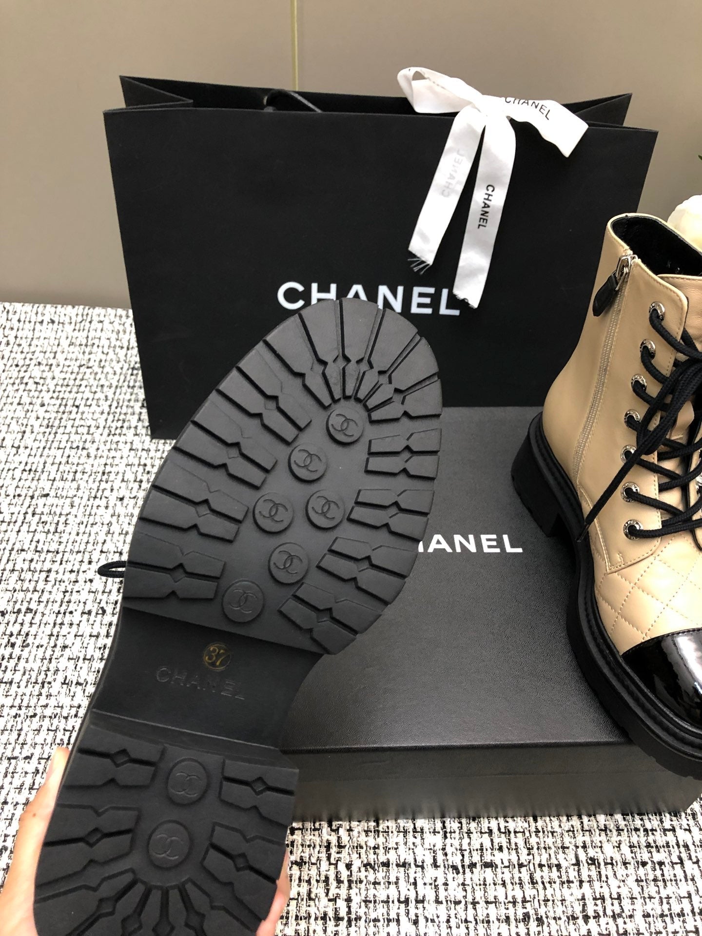 SHORT BOOTS BEIGE CREAM MIX BLACK SUEDE LAMBSKIN - 34