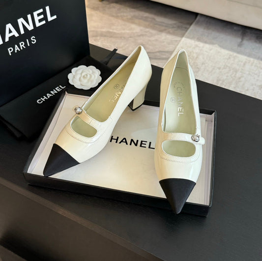 ЖІНОЧІ ТУФЛІ Double C SPIRIT TOE Біла шкіра ягняти - 35