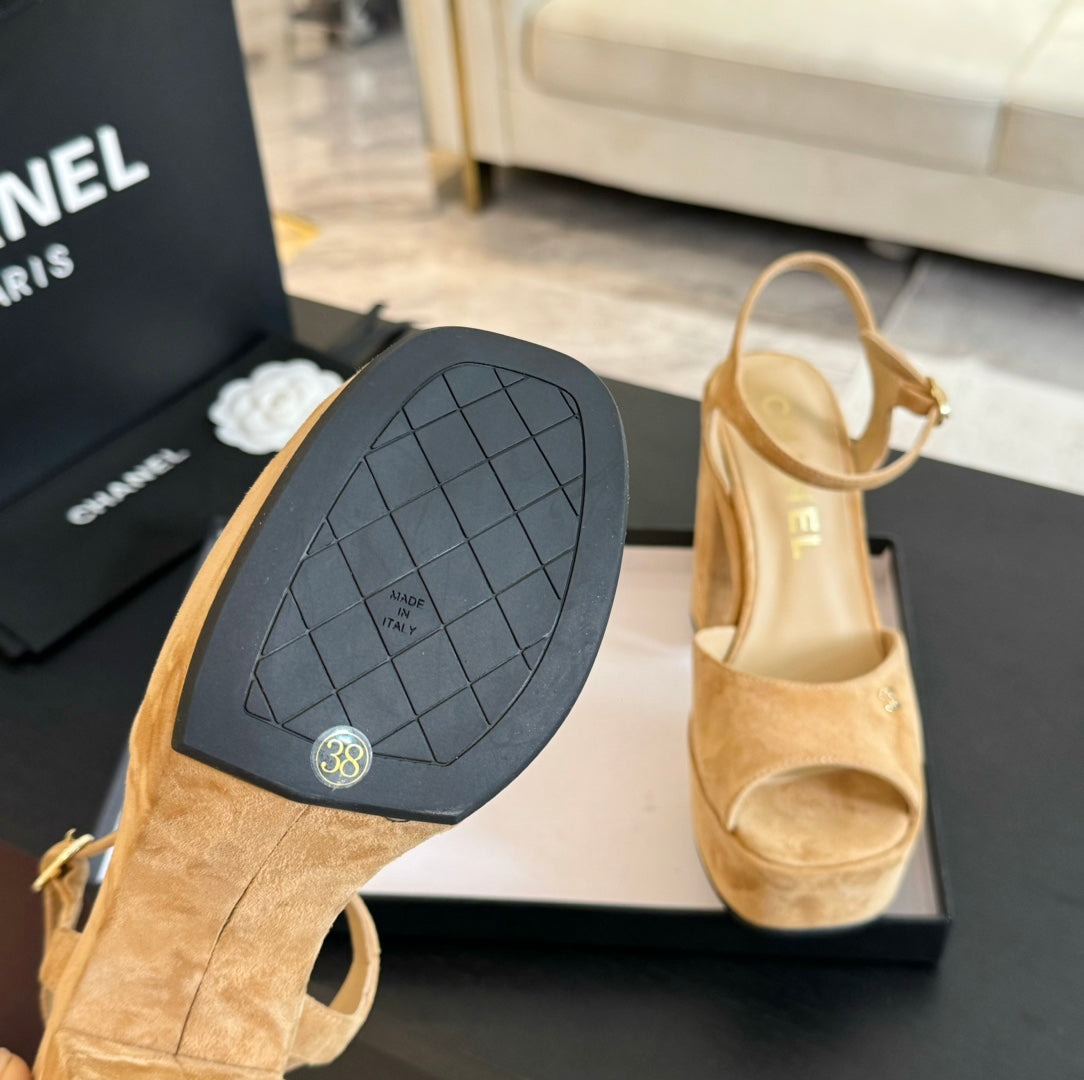 HIGH HEEL PLATFORM SANDALS IN SAND YELLOW SUEDE - 35