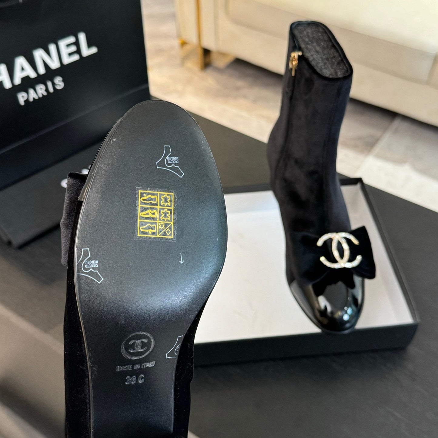 SHORT BOOTS IN BLACK VELVET AND LAMBSKIN - 35