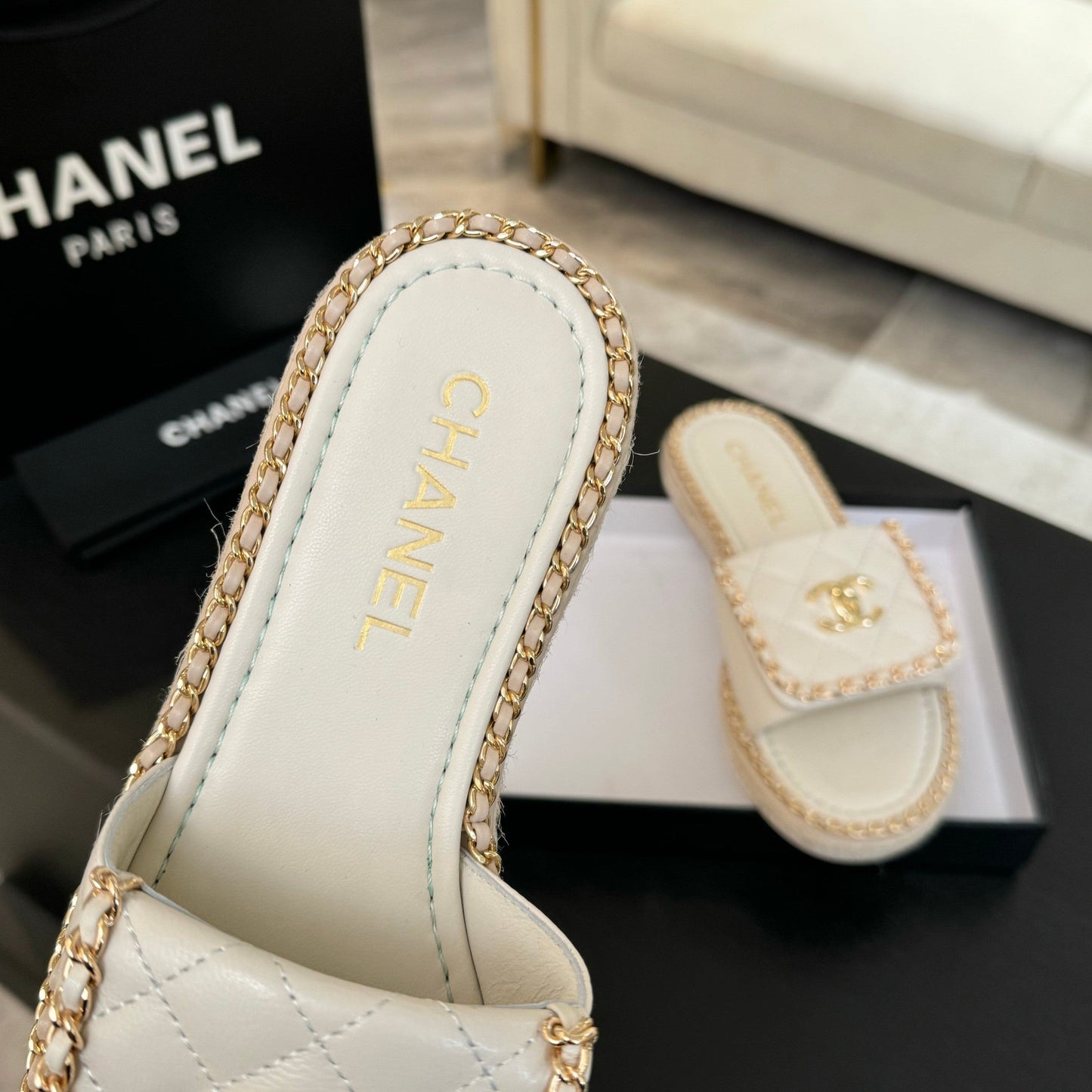 CC Logo Mule Sandal 20mm White Lambskin 183980 - 35