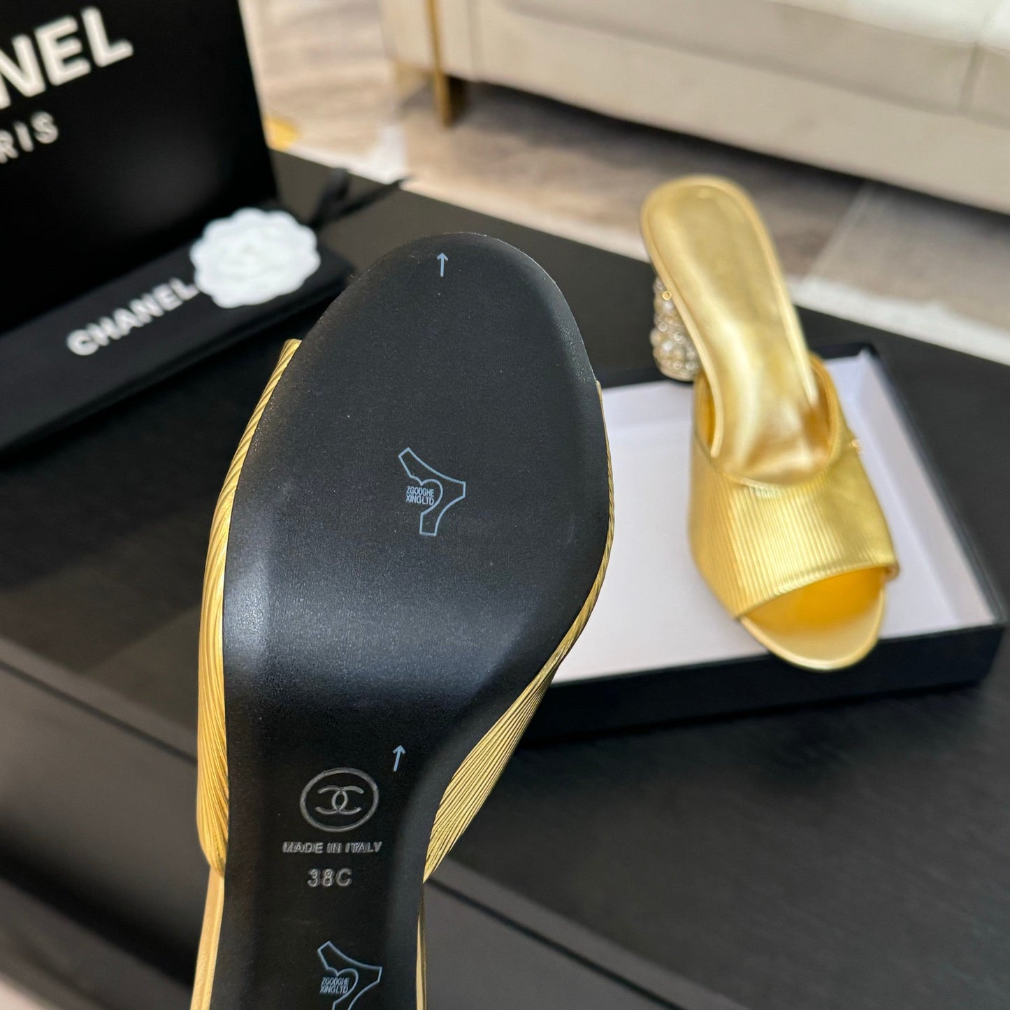 T-STRAP PEARL HEEL 85 MM SANDALS IN GOLD LAMBSKIN MULE - 35