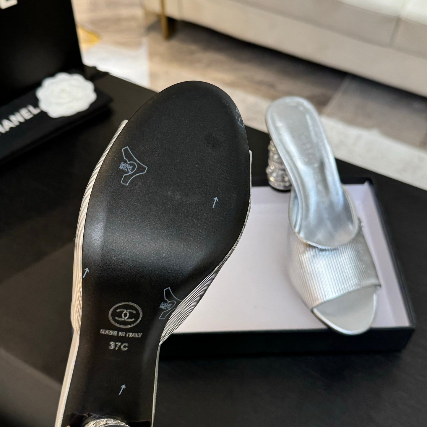 T-STRAP PEARL HEEL 85 MM SANDALS IN SILVER LAMBSKIN MULE - 35