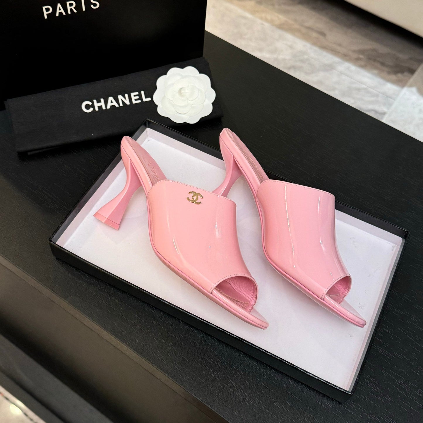 PEEP TOE MULE 85MM IN PINK PATENT CALFSKIN - 35