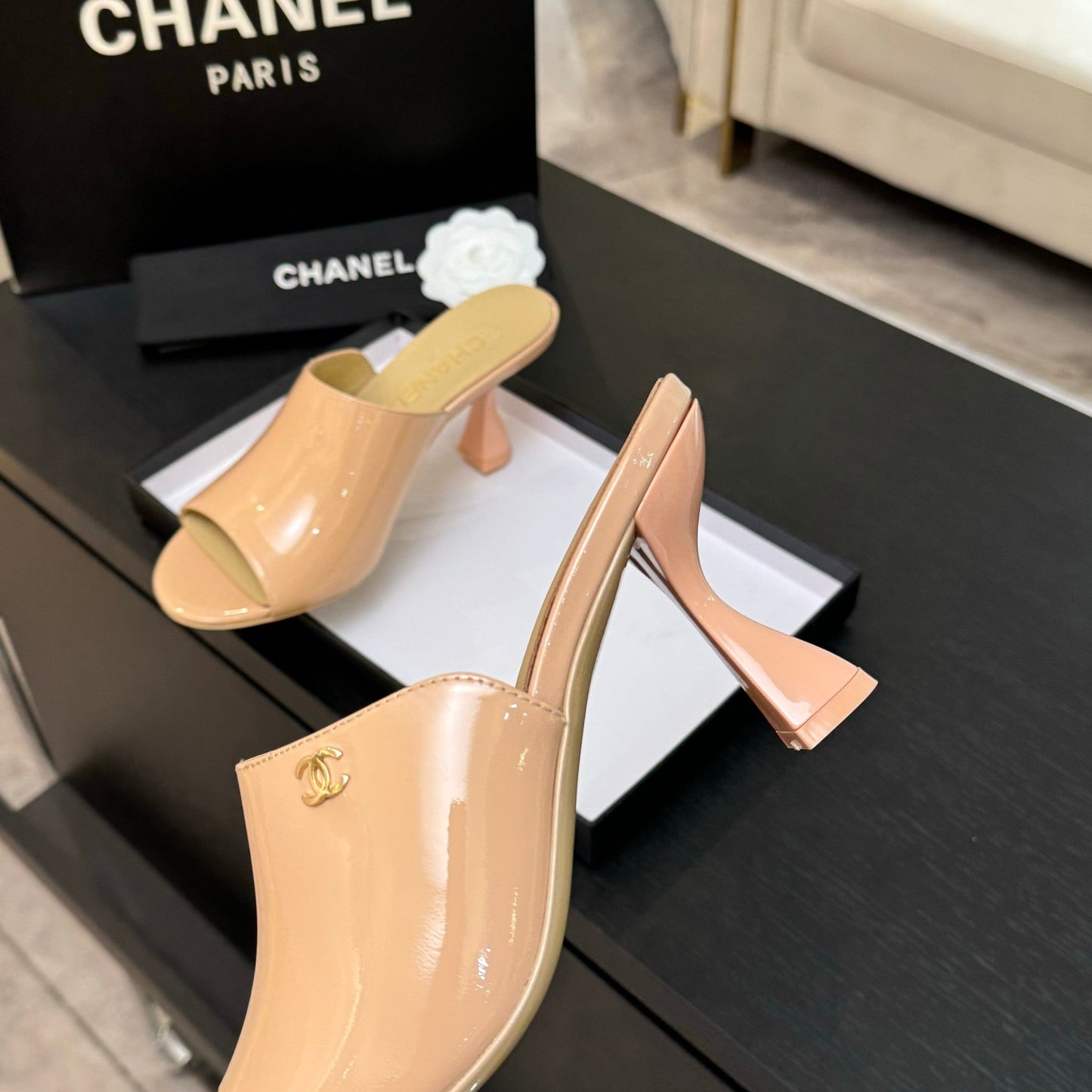 PEEP TOE MULE 85MM IN APRICOT ORANGE PATENT CALFSKIN - 35