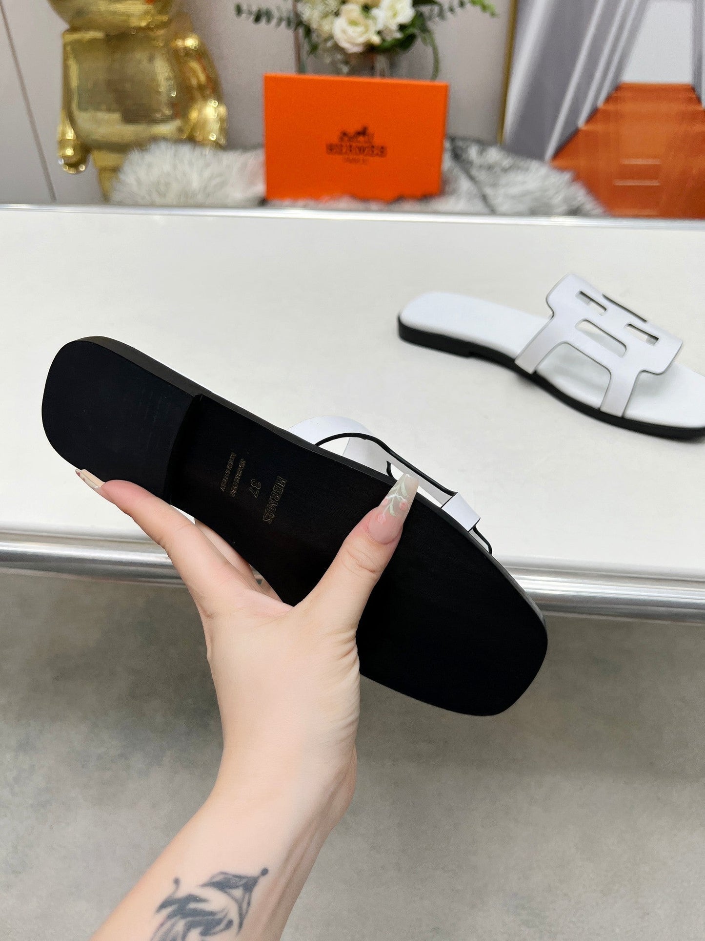 FLATFORM SANDAL WHITE CALFSKIN - 35