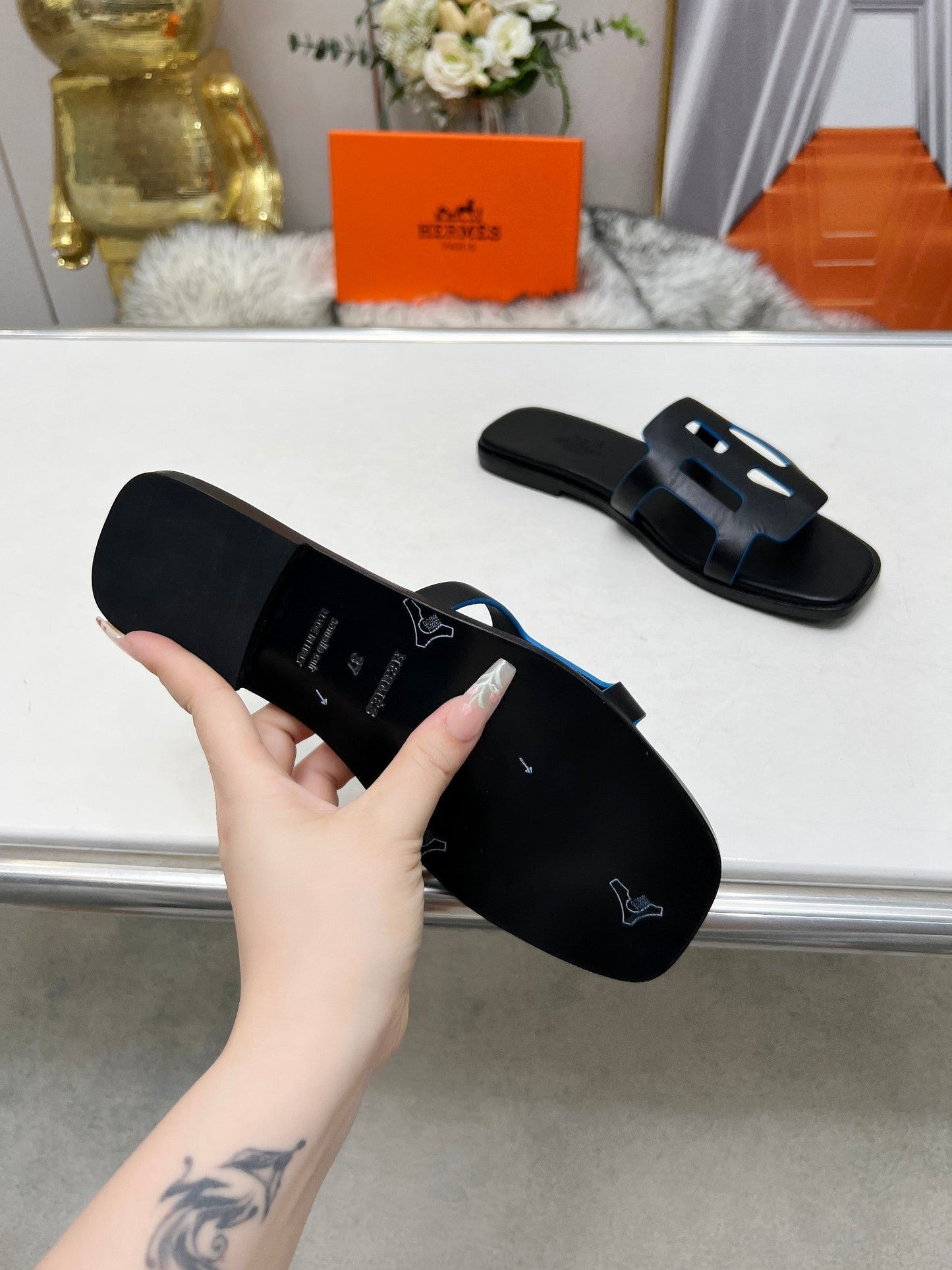 FLATFORM SANDAL BLACK CALFSKIN - 35