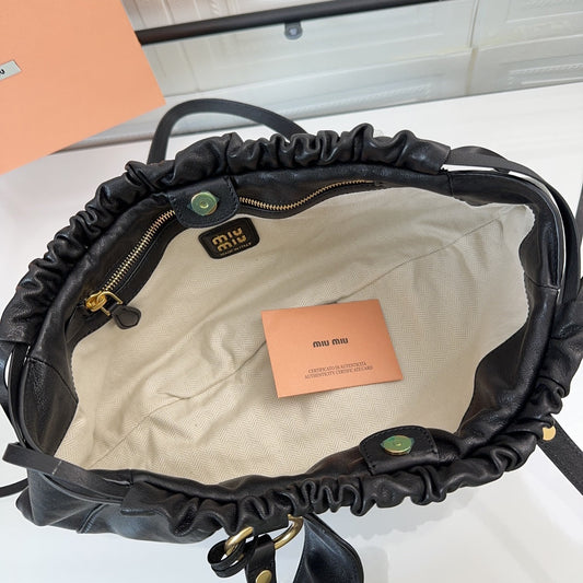 ЖІНОЧА СУМКА JOIE NAPPA SHOULDER BAG 44 З ЧОРНОЇ ТЕЛЯЧОЇ ШКІРИ
