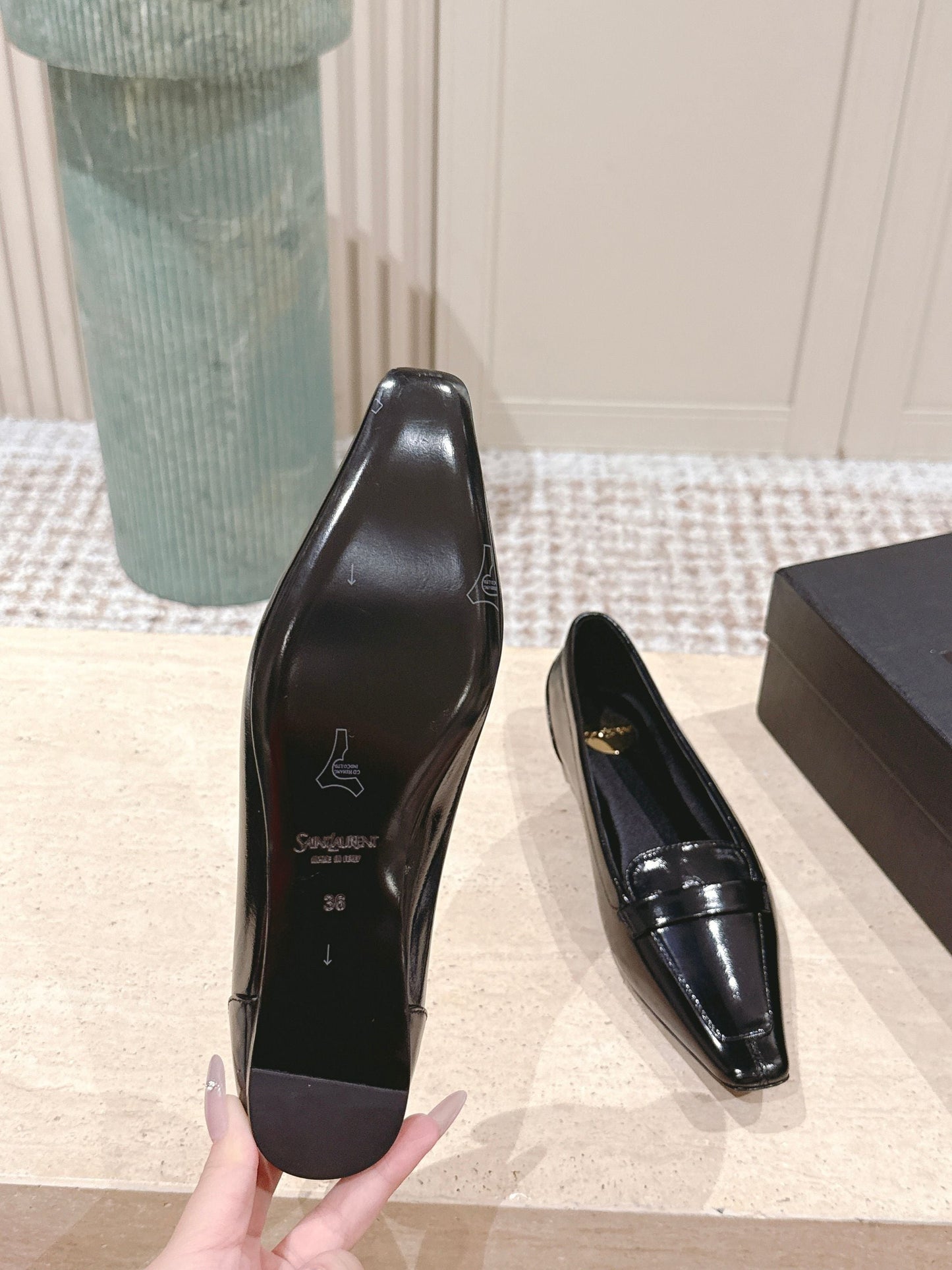 YSL 25S SAINT LAURENT POPPY BALLET FLATS IN BLACK GLOSSY CALFSKIN - 35