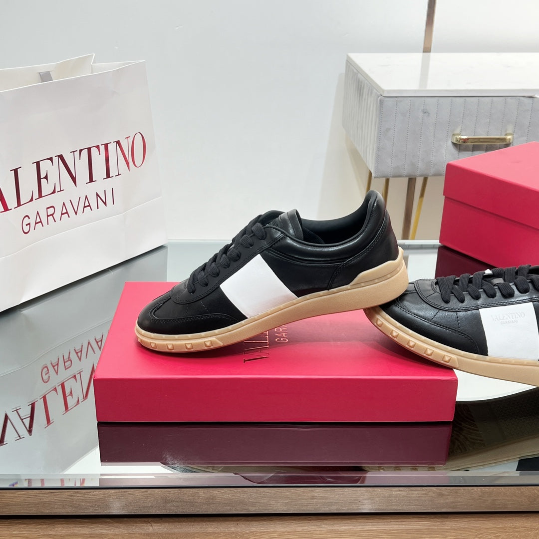 VALENTINO 25S UPVILLAGE SNEAKERS IN BLACK MIX WHITE LAMBSKIN STYLE 1 - 35