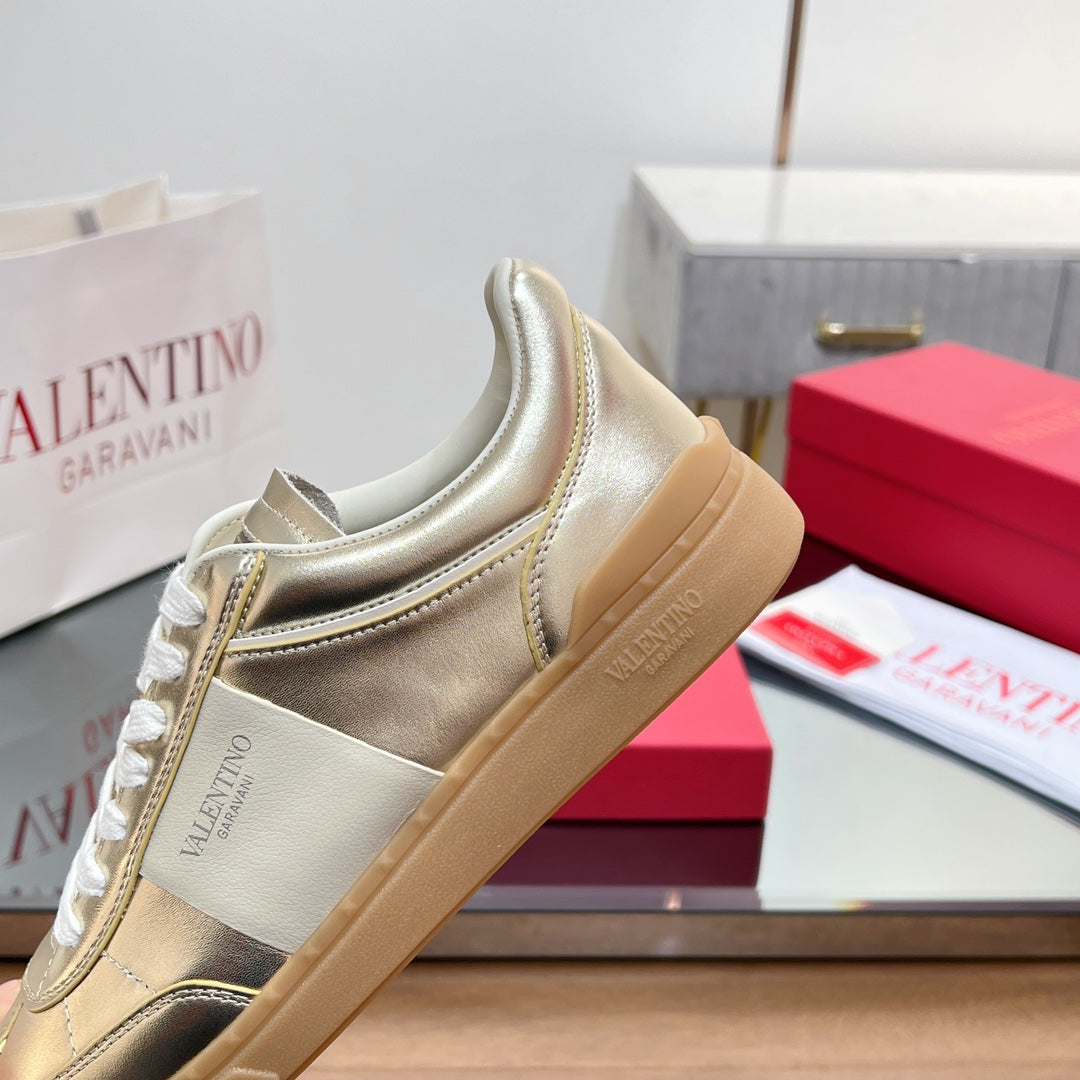VALENTINO 25S UPVILLAGE SNEAKERS IN LIGHT GOLD LAMBSKIN - 35