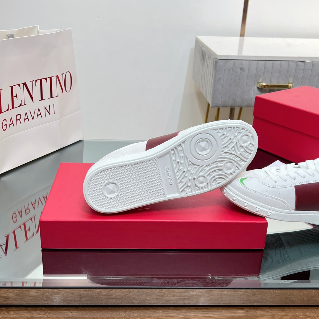 VALENTINO 25S UPVILLAGE SNEAKERS IN WHITE MIX RED LAMBSKIN - 35