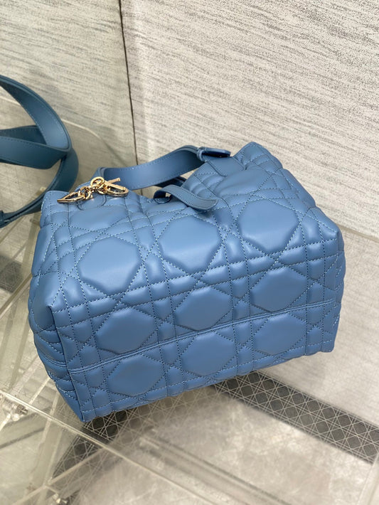 СУМКА ALWAYS MINI 23 З ТЕЛЯЧОЇ ШКІРИ AZURE BLUE МАКРОКАНАЖ