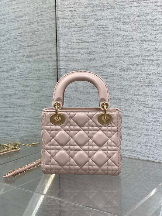 СУМКА DIOR 25S MINI LADY DIOR 17 З РОЖЕВОЇ ТЕЛЯЧОЇ ШКІРИ З ШАРМОМ ТА КРИСТАЛАМИ