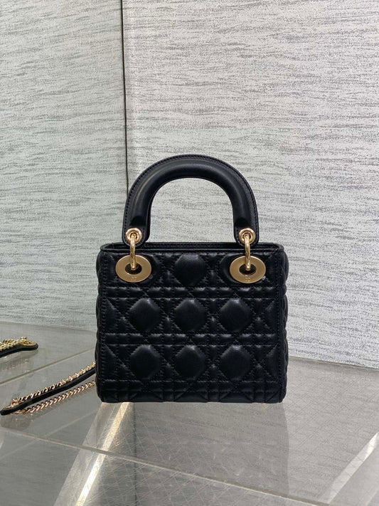 DIOR 25S МІНІ СУМКА LADY DIOR 17 З ЧОРНОЇ ТЕЛЯЧОЇ ШКІРИ ШАРМ З КРИСТАЛАМИ