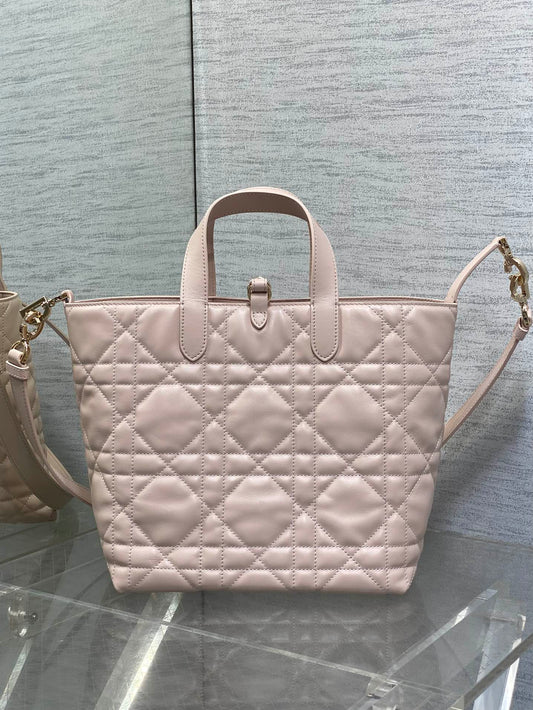 DIOR 25S ALWAYS BAG 22 СУМКА ЗІ СВІТЛО-РОЖЕВОЇ ТЕЛЯЧОЇ ШКІРИ MACROCANNAGE З ФУРНІТУРОЮ ЗІ ЗОЛОТИМ ПОКРИТТЯМ