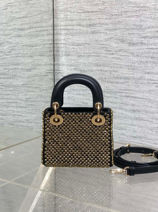 DIOR 25S СУМКА MINI LADY D-LITE 12 З ЧОРНОГО ПОЛОТНА ТА ТЕЛЯЧОЇ ШКІРИ, ПРИКРАШЕНА КРИСТАЛАМИ