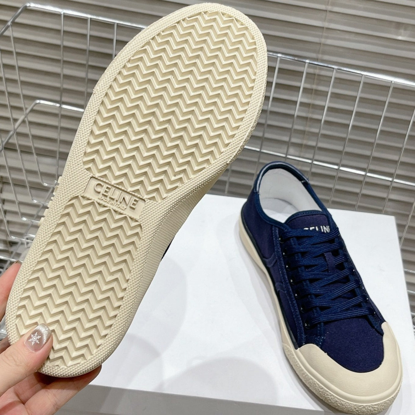JANE SNEAKERS LOW LACE-UP WITH TRIOMPHE PATCH IN CANVAS AND CALFSKIN NAVY - 35