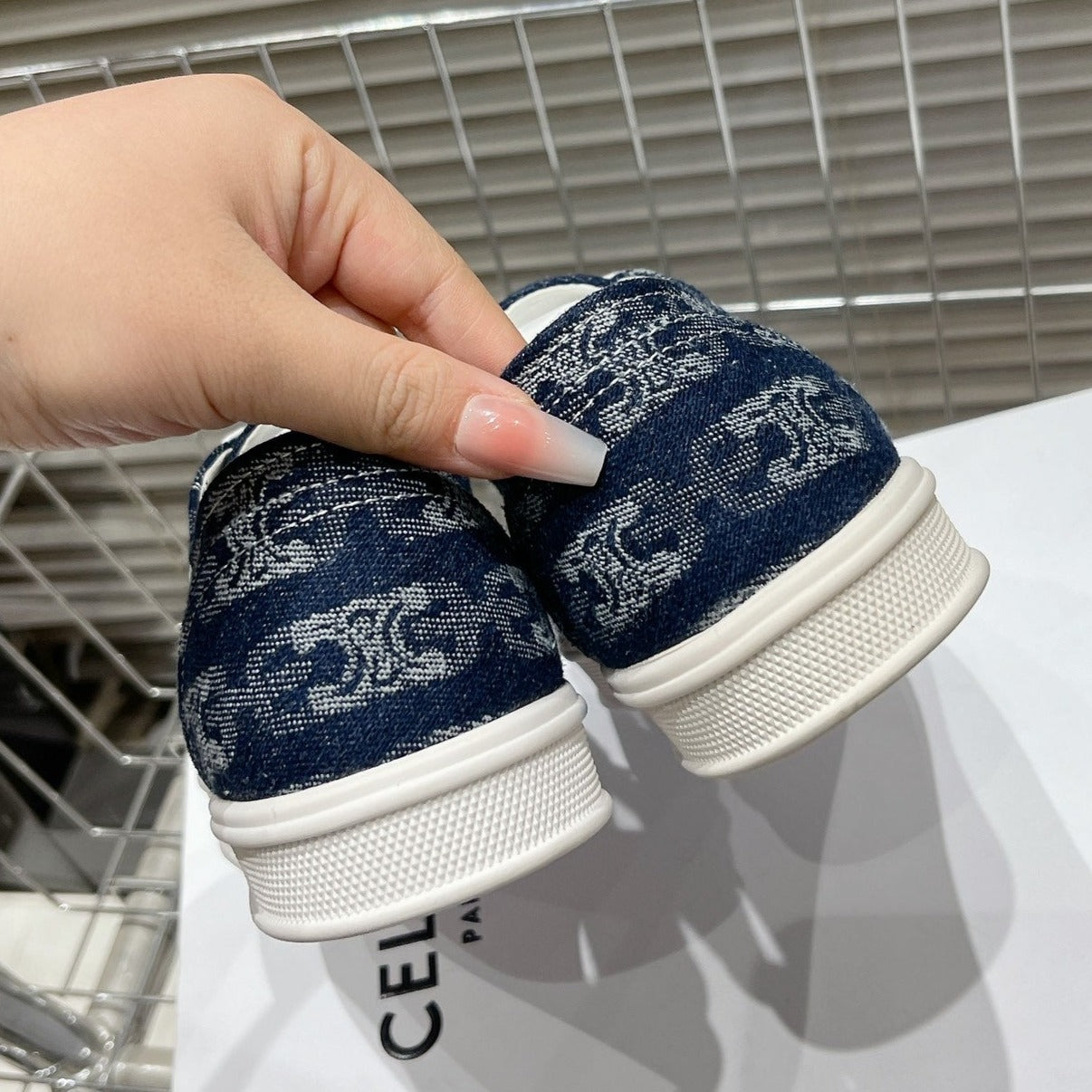 JANE SNEAKERS LOW LACE-UP WITH TRIOMPHE PATCH IN CANVAS AND CALFSKIN DETAIL NAVY/ WHITE LOGO - 35