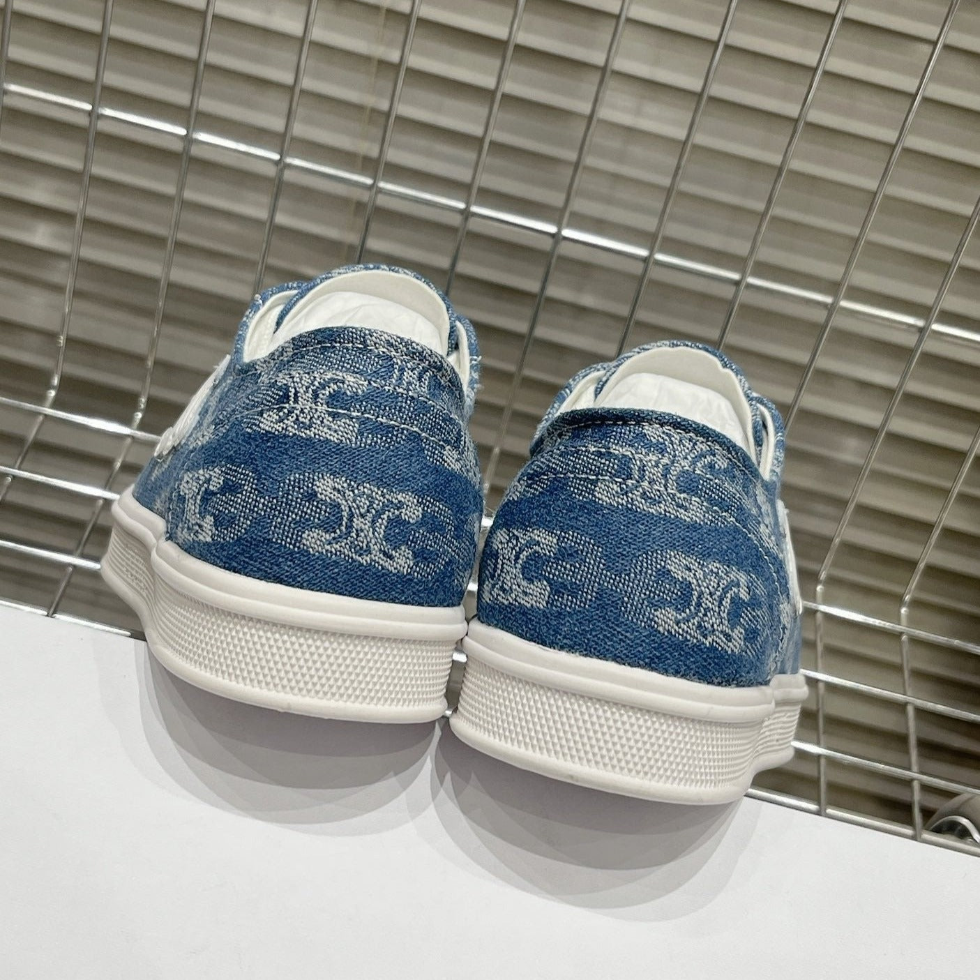 JANE SNEAKERS LOW LACE-UP WITH TRIOMPHE PATCH IN CANVAS AND CALFSKIN DETAIL DENIM/ WHITE LOGO - 35