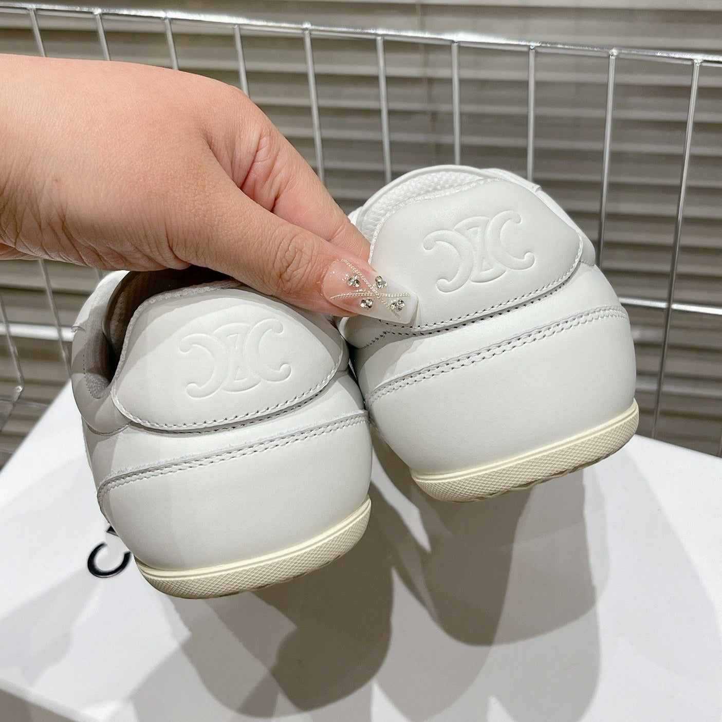 LOW LACE-UP SNEAKER IN CALFSKIN OPTIC WHITE - 35