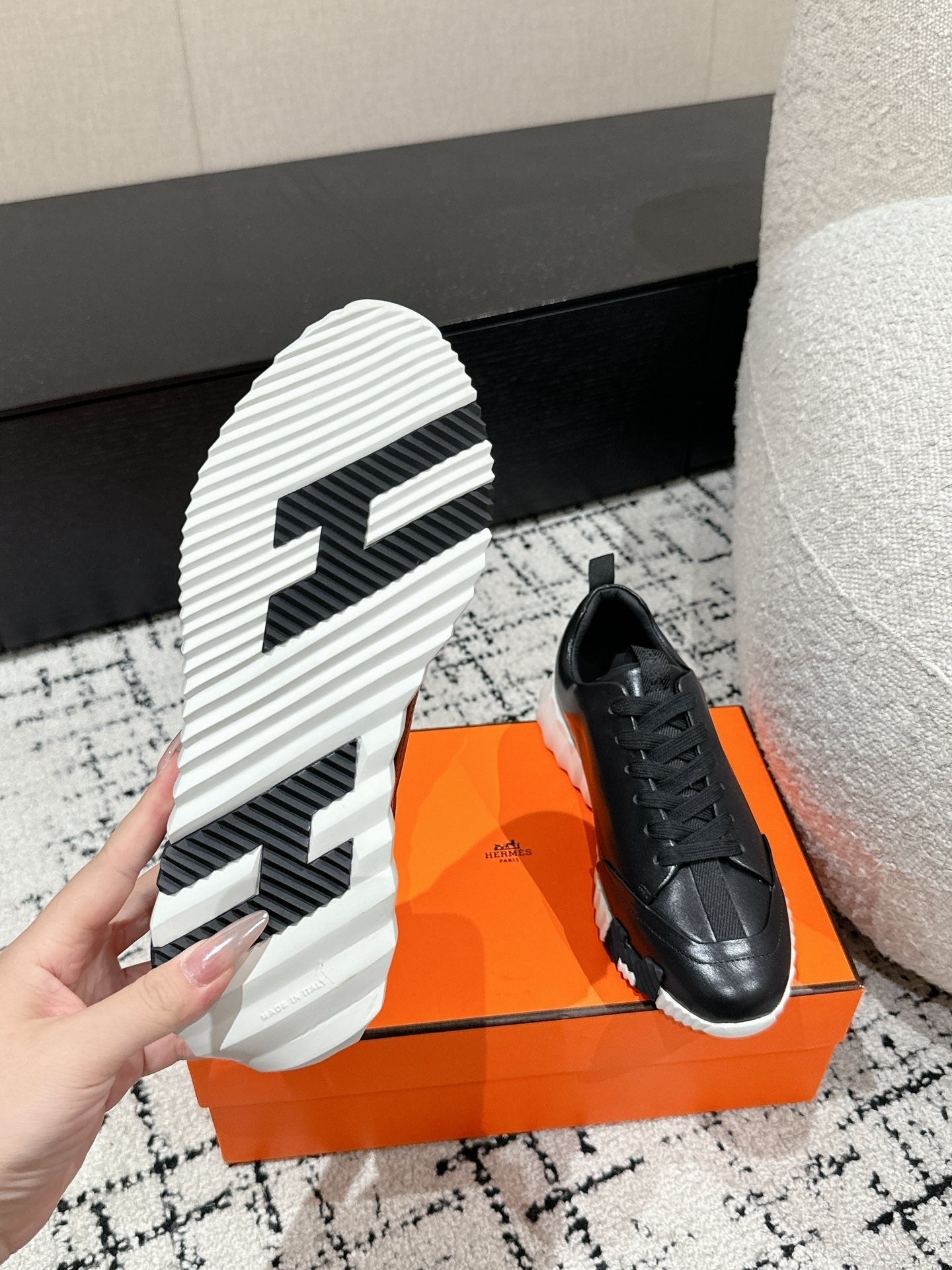 BOUNCING SNEAKER IN BLACK CALFSKIN - 35