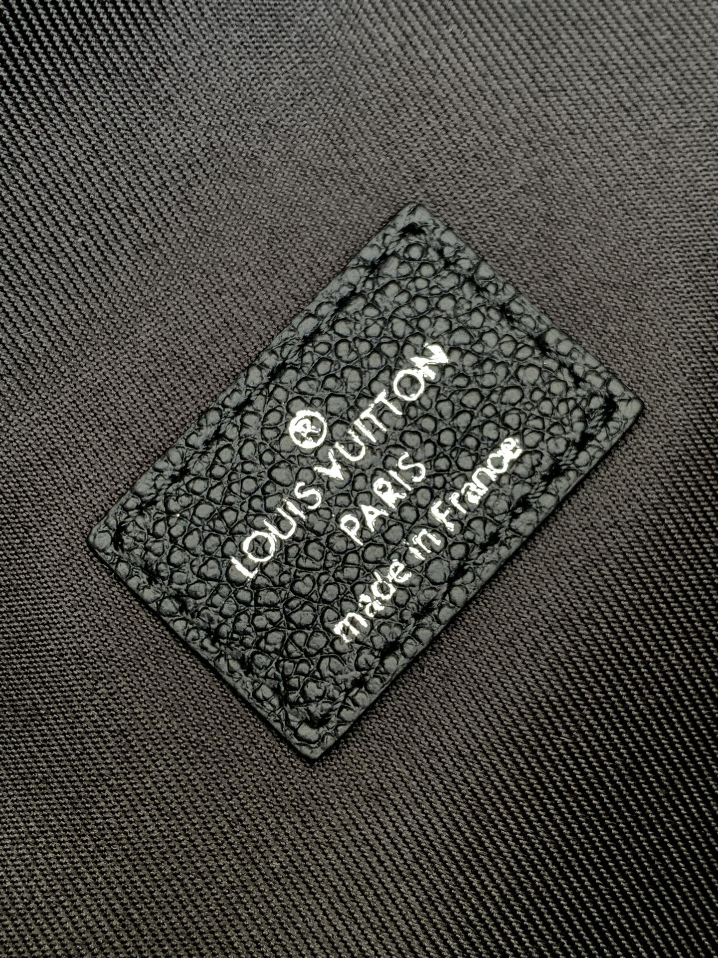 LV 25S ORIGINAL DYNAMIC BUMBAG 30 IN CANVAS DAMOFLAGE BLACK
