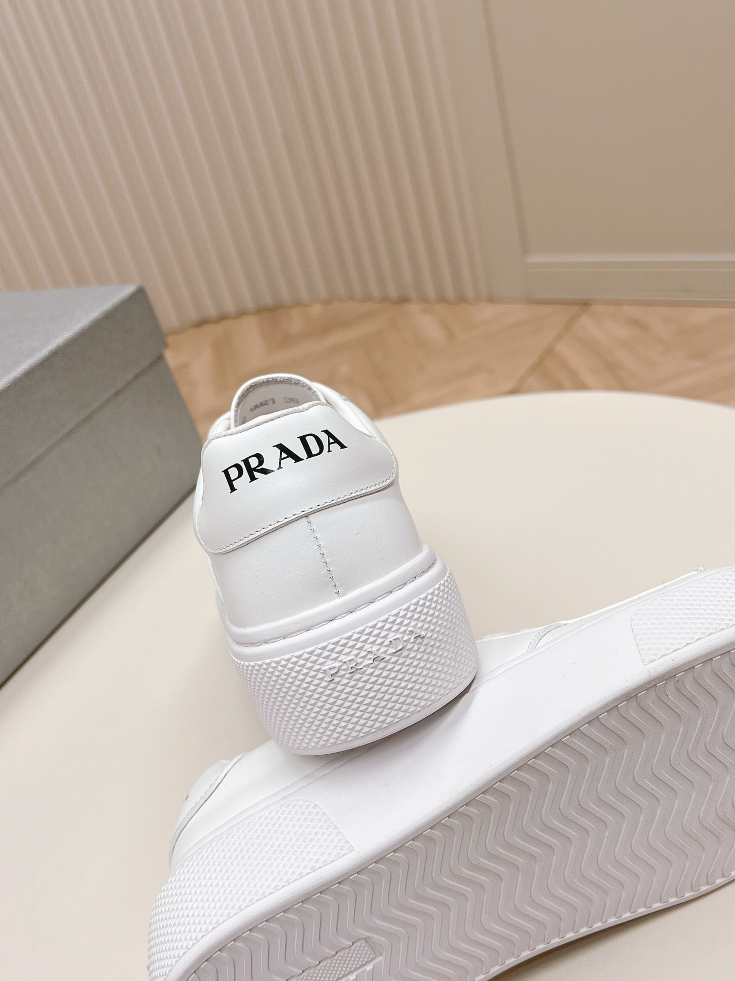 PRA LEATHER LOGO OUTLET SNEAKERS WHITE CALFSKIN - 35