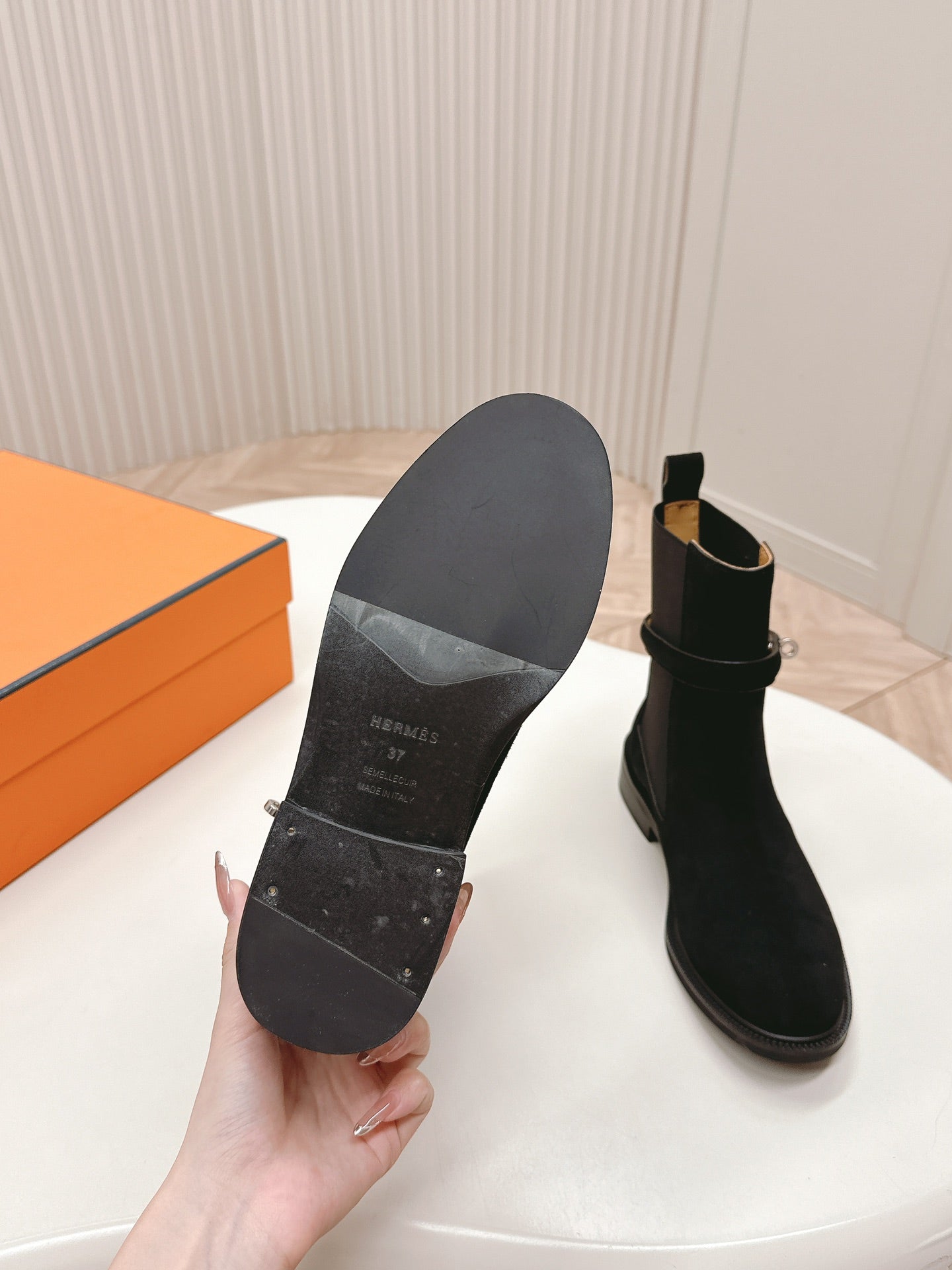 KELLY BUCKLE SHORT BOOTS IN BLACK SUEDE - 35